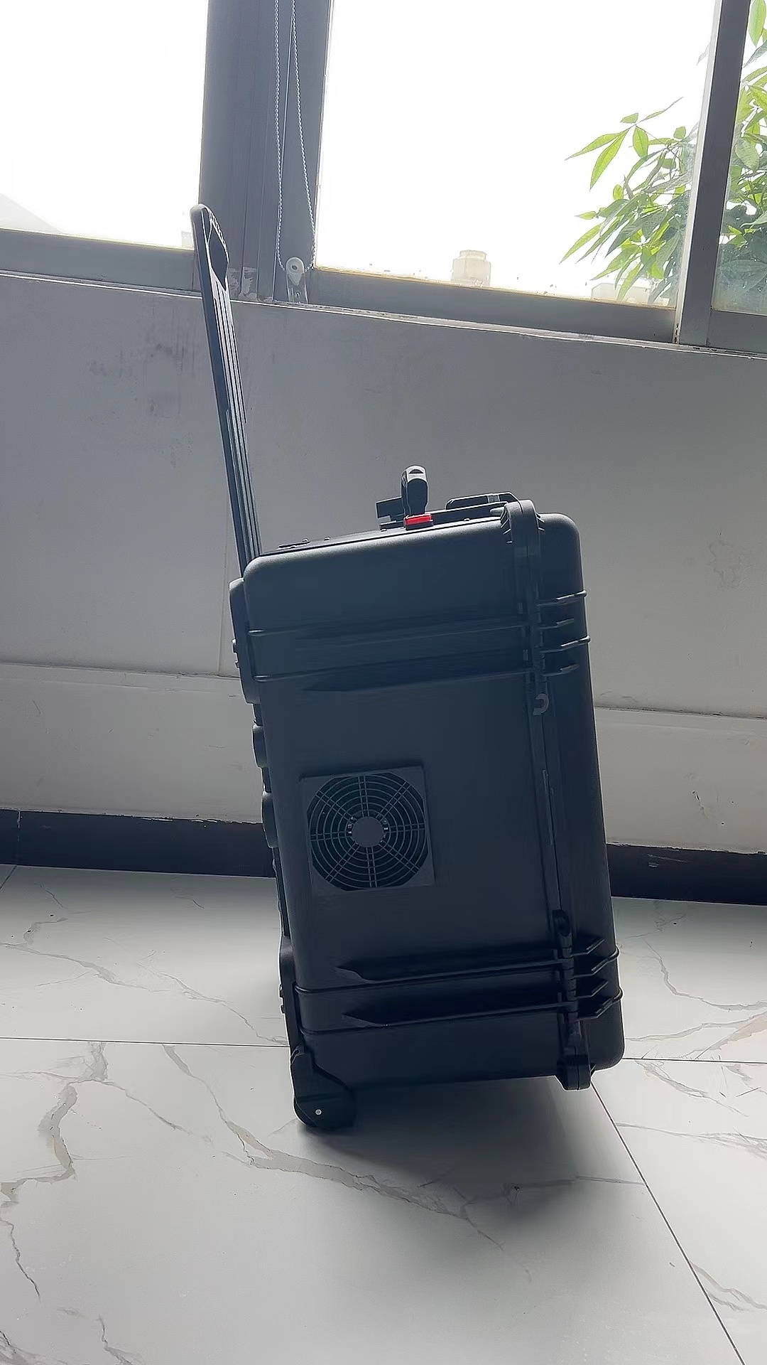 屏边手拉箱型移动通信干扰器